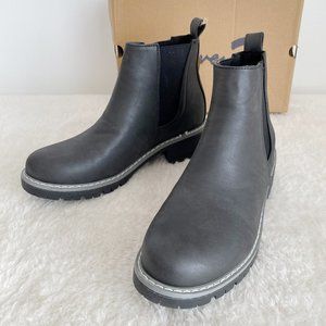 Women's Billie Chelsea Boots, Pull On, TPR outsole, Black, Size 9